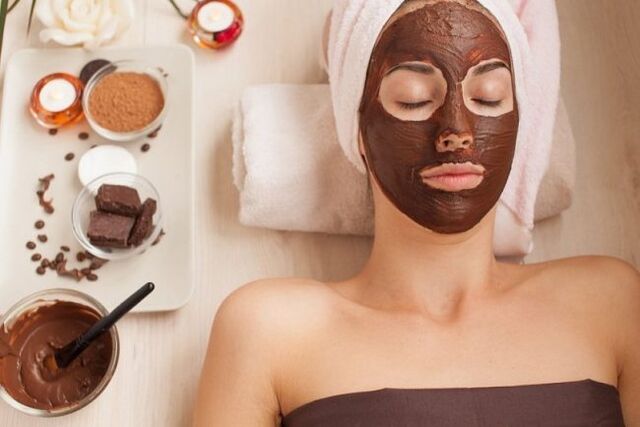 Dark Chocolate Mask for Soft, Velvety Skin