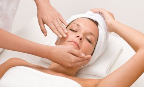 A sculptural facial massage will provide the skin with the necessary lift